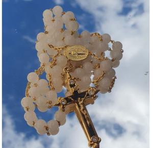 Terço Pedra Jade Milk dourado 8mm